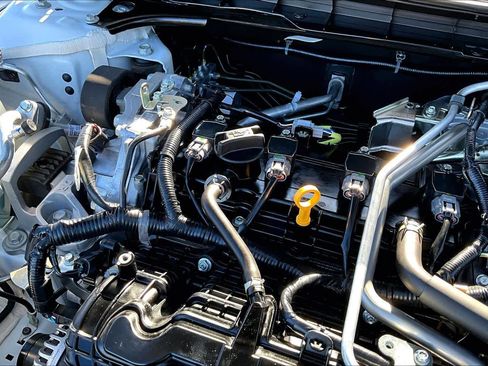 Used 2025 Nissan Altima 2.5 SV image 32