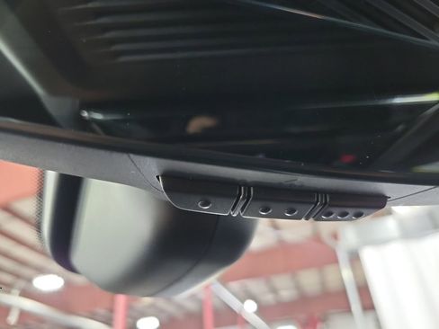 Used 2023 Land Rover Range Rover Sport SE Dynamic image 39