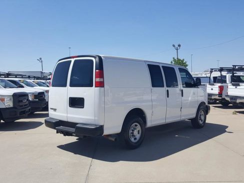 Used 2016 Chevrolet Express 2500 image 7
