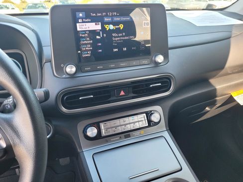 Certified 2023 Hyundai Kona SE image 19