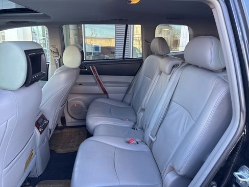 Used 2011 Toyota Highlander Limited image 10