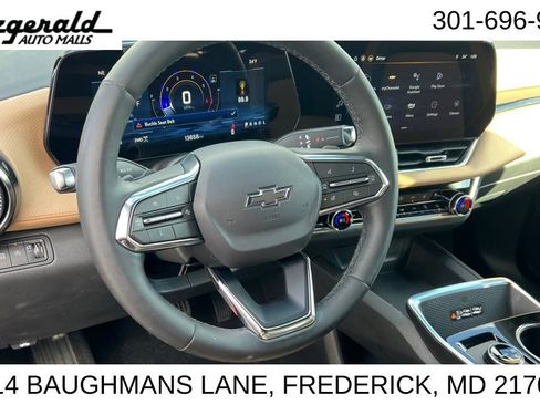Used 2025 Chevrolet Equinox ACTIV w/ Safety and Technology Package image 18