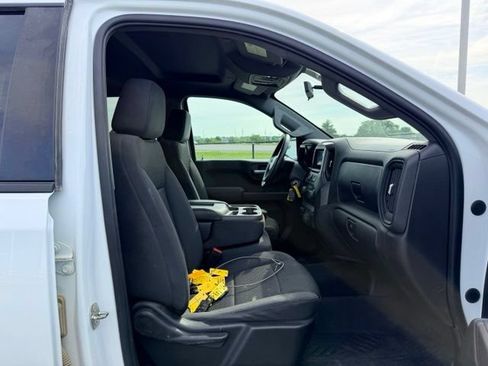 Used 2020 Chevrolet Silverado 1500 Custom w/ Custom Value Package AWD/4WD image 10