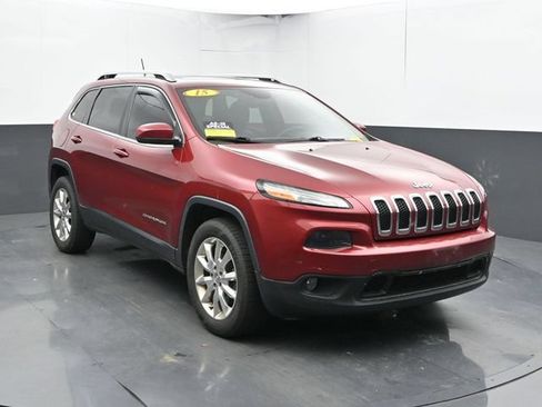 Used 2015 Jeep Cherokee Limited w/ Luxury Group AWD/4WD image 5
