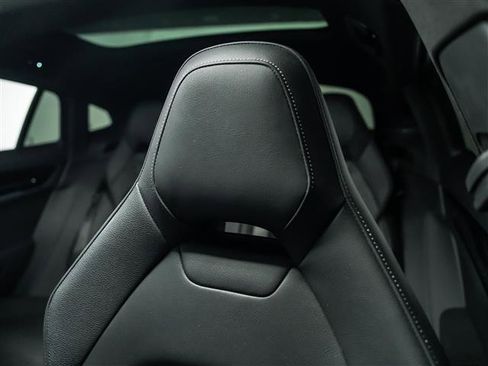 Certified 2025 Porsche Panamera image 23