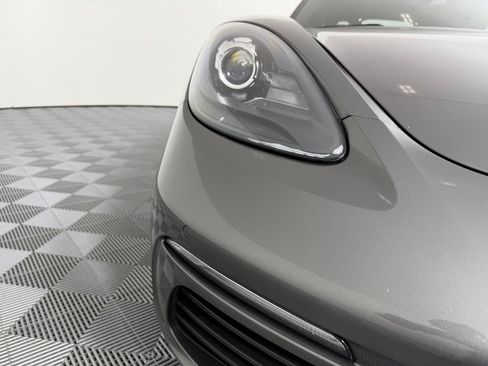 Certified 2019 Porsche 718 Boxster RWD image 9