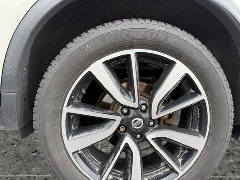 Used 2018 Nissan Rogue SL w/ Premium Package AWD/4WD image 13