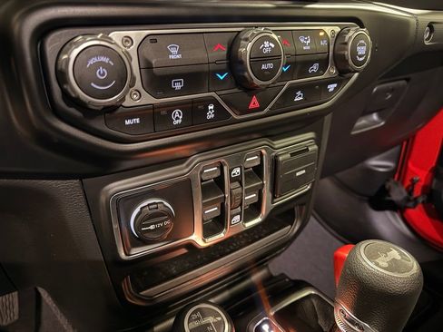 Used 2021 Jeep Wrangler Unlimited Sport w/ Sun And Sound Package AWD/4WD image 25
