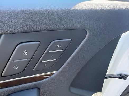 Used 2019 Audi Q5 2.0T Premium w/ Convenience Package AWD/4WD image 11