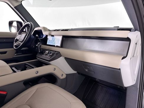 Used 2024 Land Rover Defender 110 S image 13