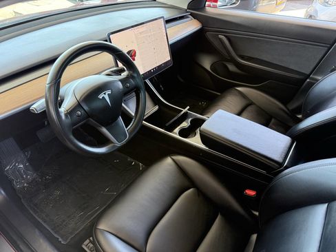 Used 2019 Tesla Model 3 Mid Range RWD image 8