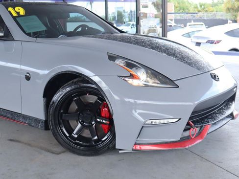 Used 2020 Nissan 370Z NISMO RWD image 2