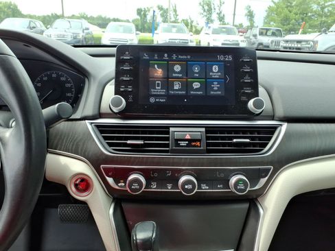 Used 2021 Honda Accord EX-L image 10