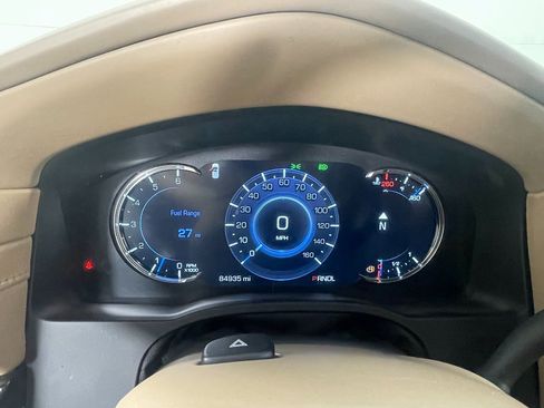 Used 2018 Cadillac Escalade Platinum image 17