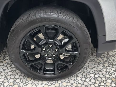 Used 2025 Jeep Compass Latitude w/ Altitude Special Edition image 6