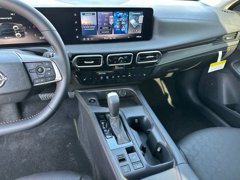 New 2026 Nissan Sentra SR w/ SR Premium Package FWD image 28
