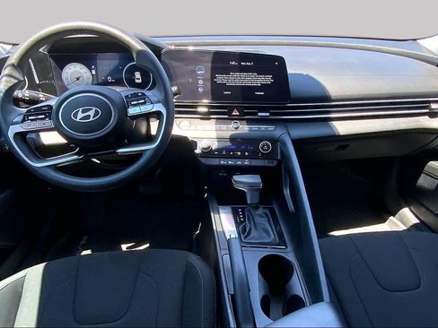 Used 2024 Hyundai Elantra SEL FWD image 16