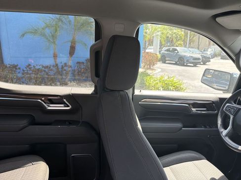 Used 2024 Chevrolet Silverado 1500 LT AWD/4WD image 16