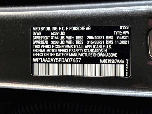 Used 2023 Porsche Cayenne AWD/4WD image 37