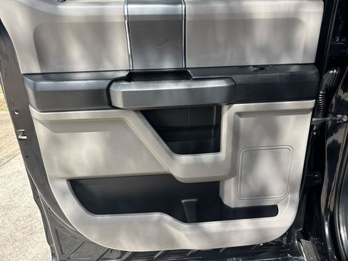 Used 2018 Ford F150 XLT w/ Equipment Group 302A Luxury AWD/4WD image 31