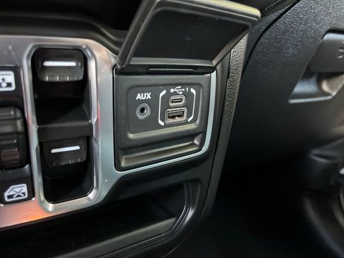 Used 2022 Jeep Wrangler Unlimited Sport AWD/4WD image 34