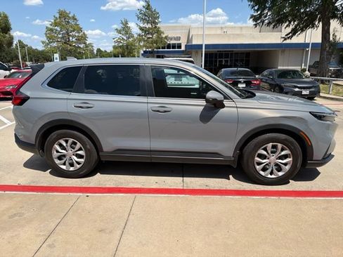 Used 2025 Honda CR-V LX image 4