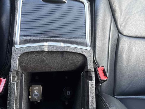 Used 2014 Chrysler 300 image 24