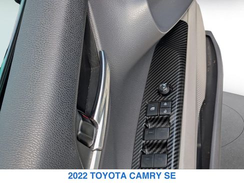 Used 2022 Toyota Camry SE w/ Cold Weather Package FWD image 12