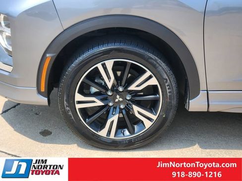 Used 2024 Mitsubishi Eclipse Cross SEL AWD/4WD image 14