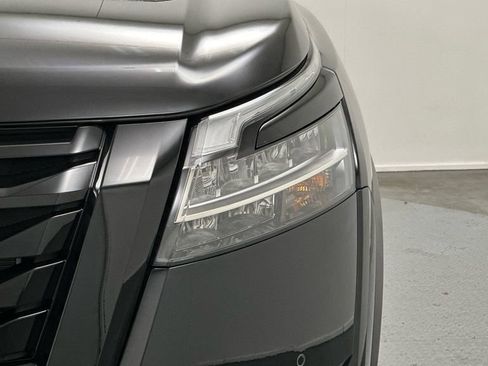 Used 2024 Nissan Pathfinder SL w/ Black Appearance Package AWD/4WD image 24