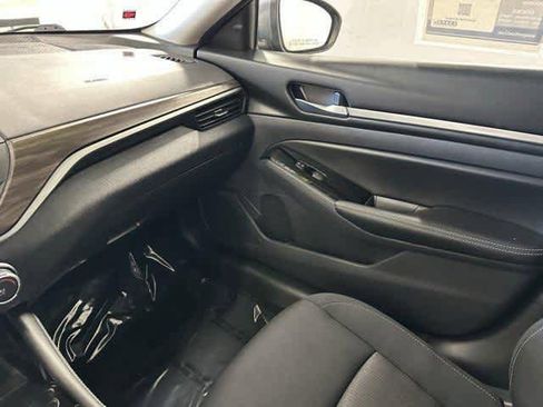 Used 2023 Nissan Altima 2.5 SV image 24