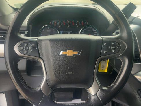 Used 2020 Chevrolet Suburban LT RWD image 16