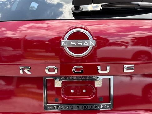 Certified 2023 Nissan Rogue SV FWD image 10