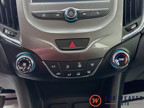 Used 2018 Chevrolet Cruze LT image 14