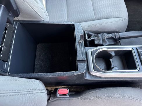 Used 2018 Toyota Tacoma SR5 image 16