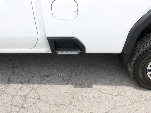 Used 2024 GMC Sierra 2500 Pro w/ Convenience Package image 23