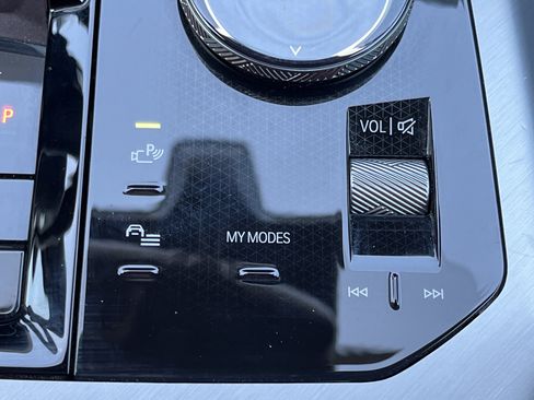 Used 2025 BMW X3 xDrive30i image 8