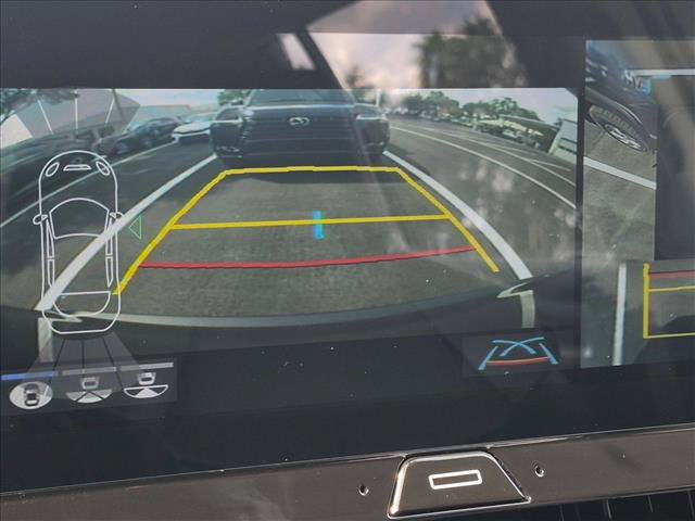 Used 2020 Toyota RAV4 Limited AWD/4WD image 7