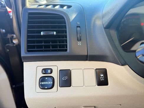 Used 2009 Toyota Venza FWD V6 4dr Crossover image 16