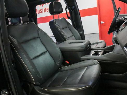 Used 2022 GMC Yukon SLT w/ SLT Premium Package image 24