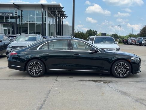 Used 2023 Mercedes-Benz S 580 4MATIC Sedan image 2