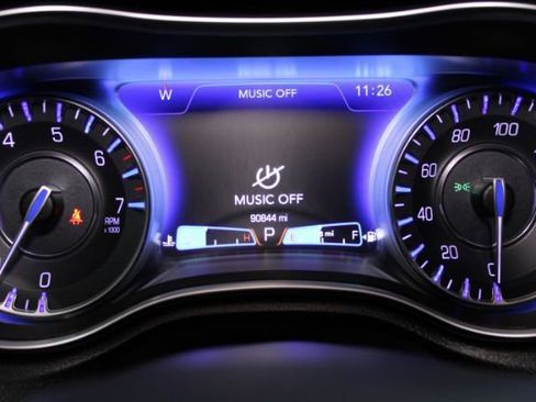 Used 2019 Chrysler 300 Touring w/ Sport Appearance Package image 18