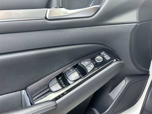 Certified 2023 Nissan Altima 2.5 SV FWD image 16