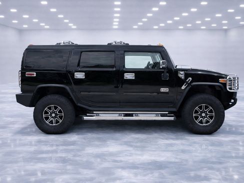 Used 2004 HUMMER H2 Luxury w/ Preferred Equipment Group image 3