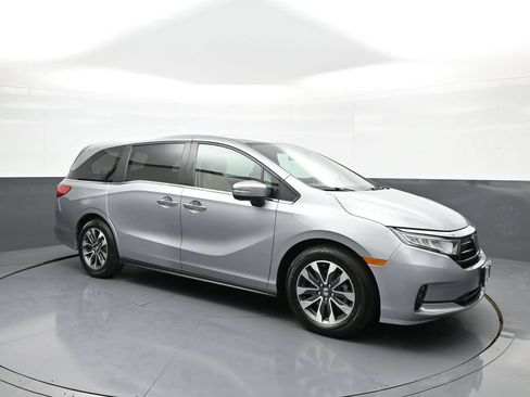 Certified 2023 Honda Odyssey EX-L image 4