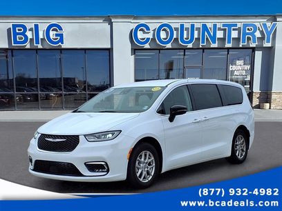 Used 2024 Chrysler Pacifica Touring-L