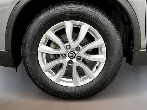 Used 2020 Nissan Rogue SV image 32