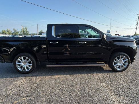 Used 2021 Chevrolet Silverado 1500 High Country w/ Technology Package AWD/4WD image 6