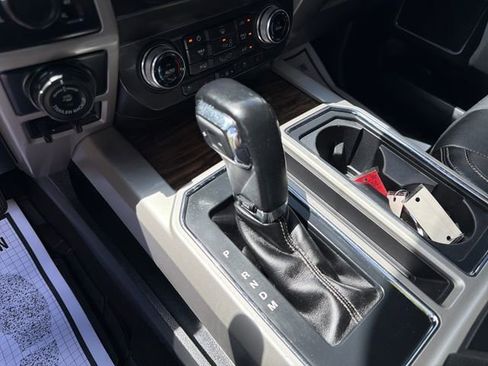 Used 2019 Ford F150 Lariat w/ Equipment Group 502A Luxury AWD/4WD image 20