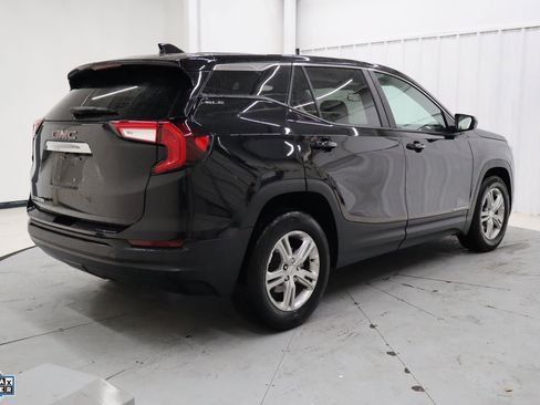 Used 2024 GMC Terrain SLE image 4